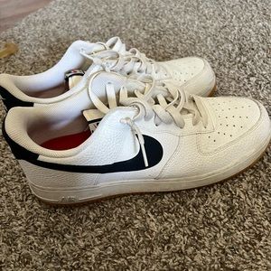 Men’s Jordan 1 Low US 10.5